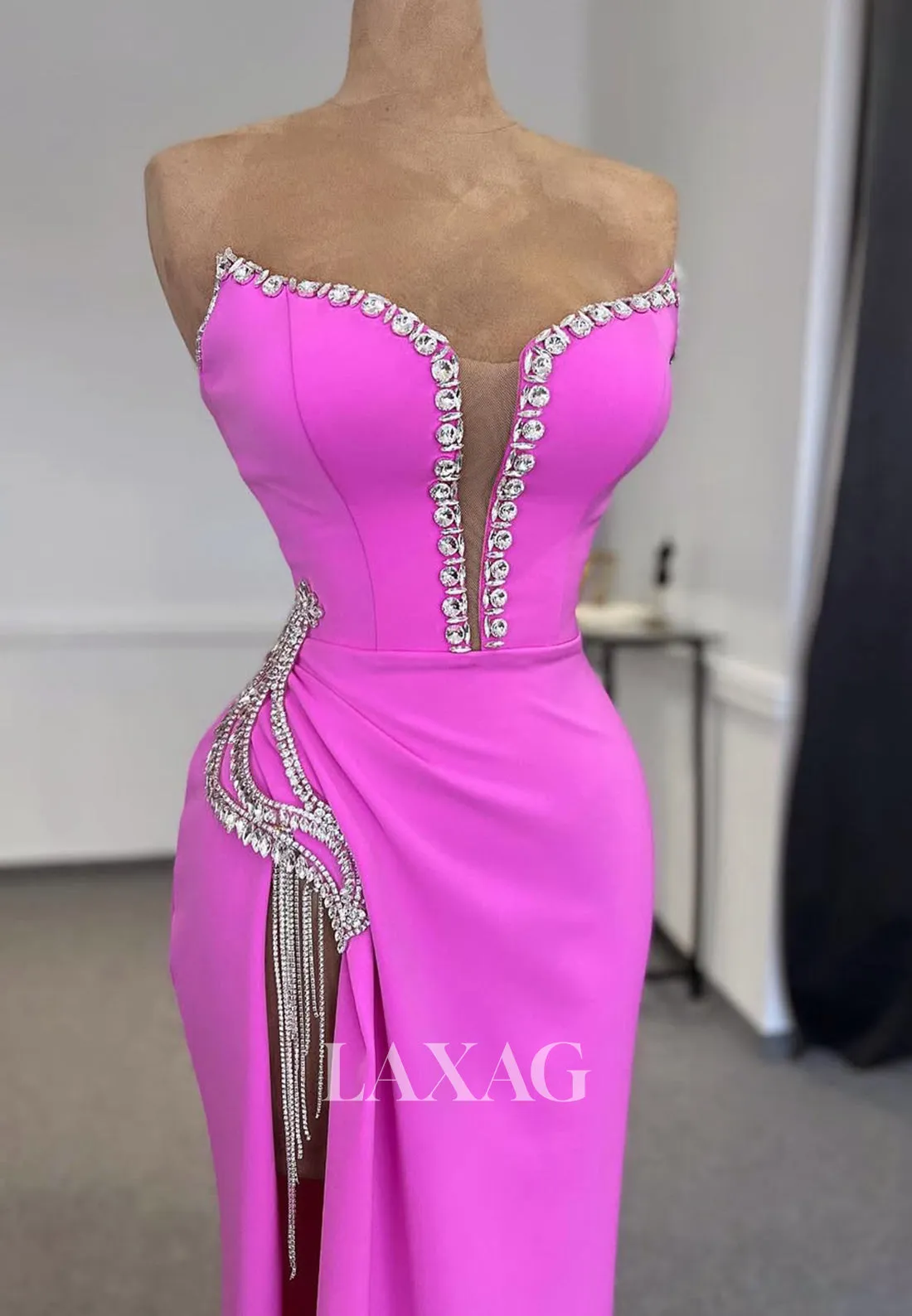 Plunging V-Neck Off-Shoulder Sleeveless Evening Gowns Rhinestone Beaded Pleated Mermaid Prom Dress